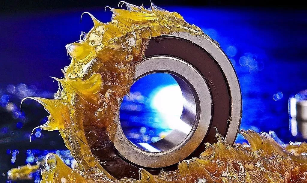 如何防止軸承潤滑脂添加過量呢？
